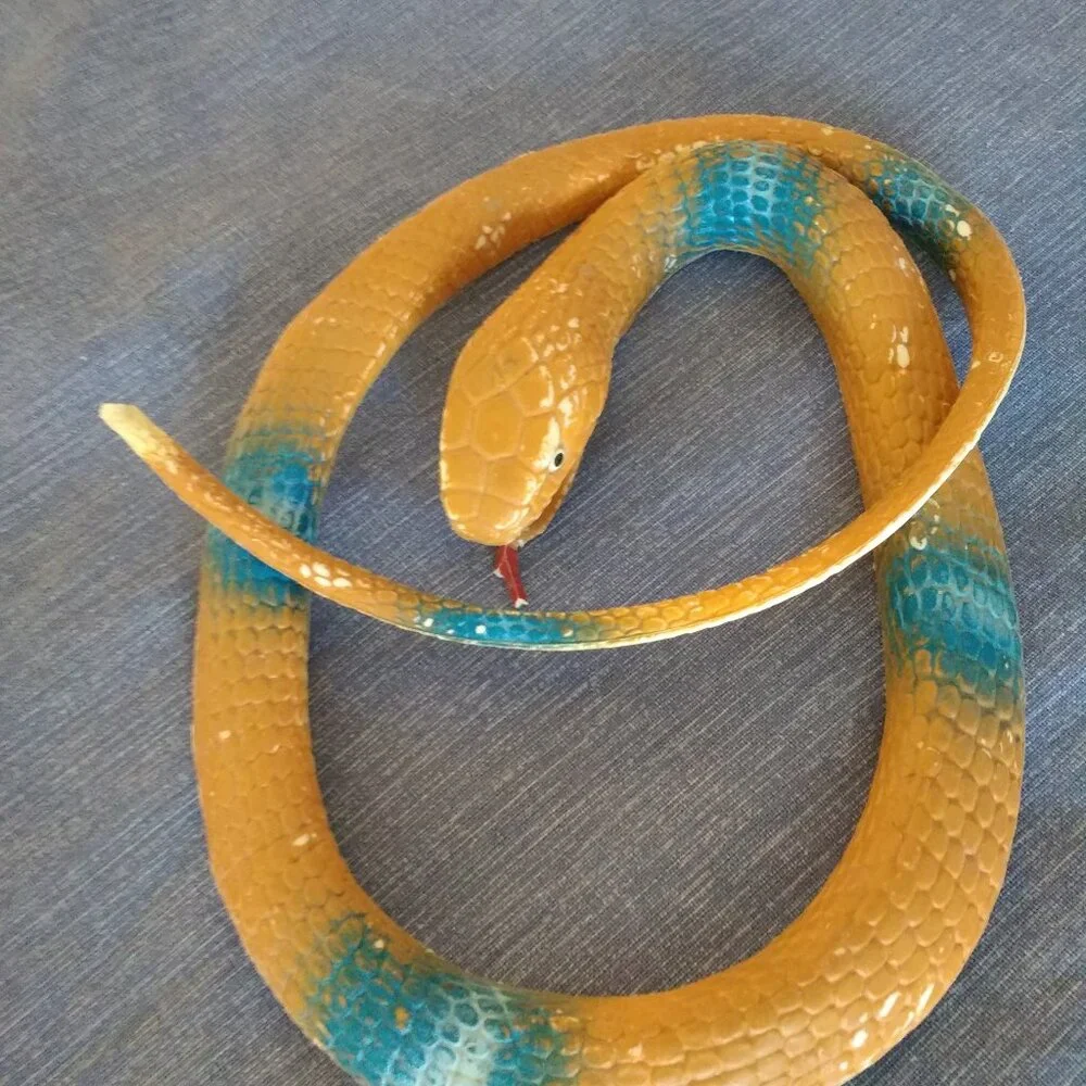 Snakes plastic toys x 6